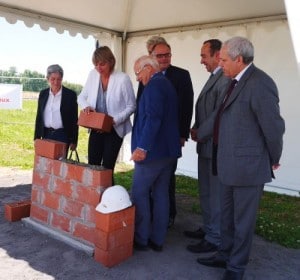 Valérie Liétard pose la première pierre de Mobilium