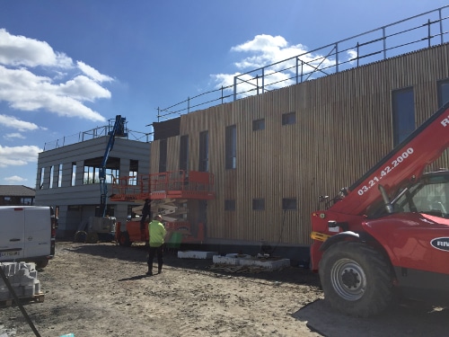 KIC - Immeuble de bureaux sur la HAute Borne à Villeneuve d'Ascq - Travaux - Bardage extérieur bois